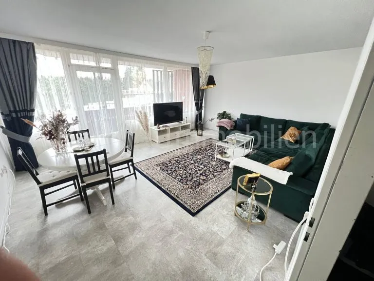 Immobilienangebot - Lübeck - Alle - Schöne 2,5 Zimmer-Wohnung mit Balkon!