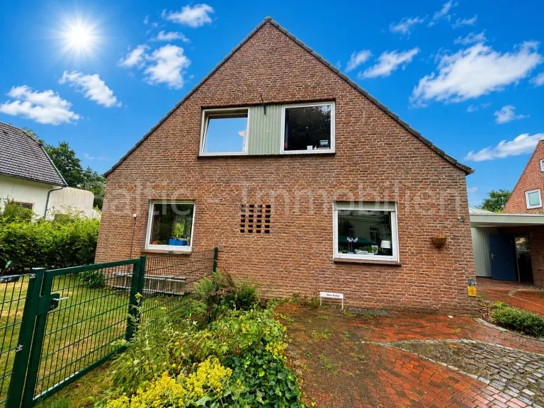 Immobilienangebot - Fehmarn - Alle - Einfamilienhaus in zentraler Lage auf großem Grundstück!