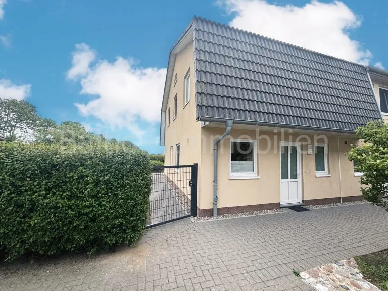 Immobilienangebot - Fehmarn / Staberdorf - Alle - Ferienhaus mit Meerblick!
 - ohne Courtage!-