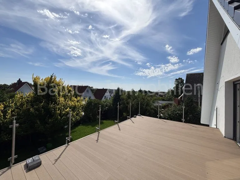 Immobilienangebot - Neustadt - Alle - Erstbezug nach Sanierung, tolle Wohnung mit großer Dachterrasse!