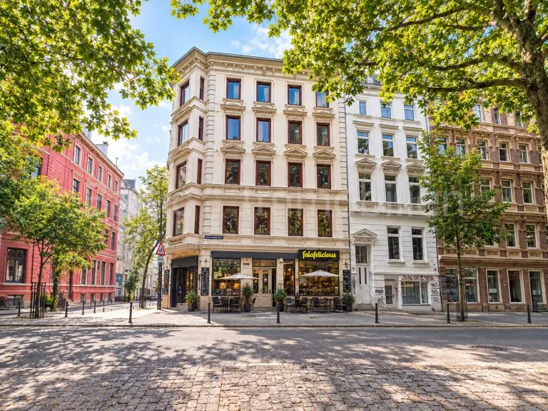 Immobilienangebot - Hamburg / Eimsbüttel - Alle - Hochwertig sanierte 3-Zimmer-Altbauwohnung !