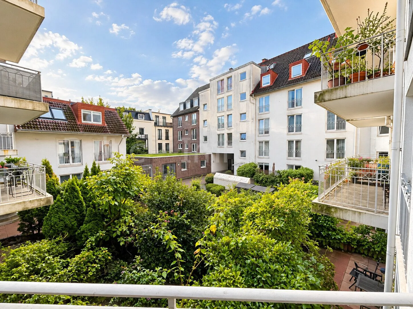 Immobilienangebot - Hamburg / Bahrenfeld - Alle - Große 2-Zimmer-Wohnung mit schon bezahlter energetischer Sanierung!